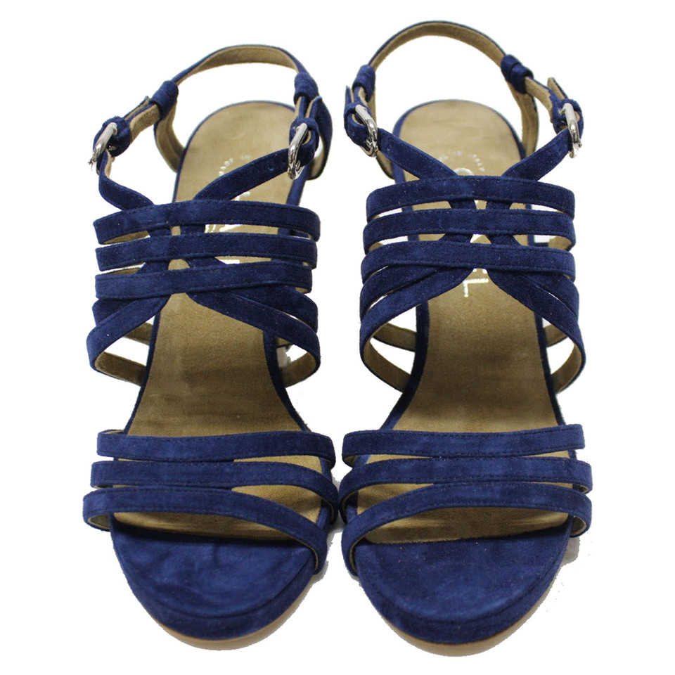 Chanel Sandalen aus Wildleder in Blau