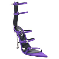 Versace Sandalen aus Seide in Violett
