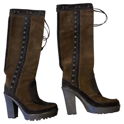 Yves Saint Laurent Boots Suede in Brown