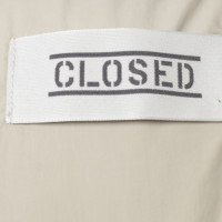 Closed Vest in lichtbruin
