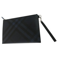 Burberry Clutch mit Muster