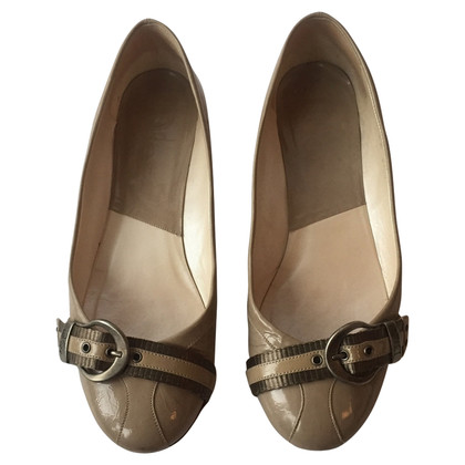 Dior Slippers/Ballerinas Patent leather in Beige