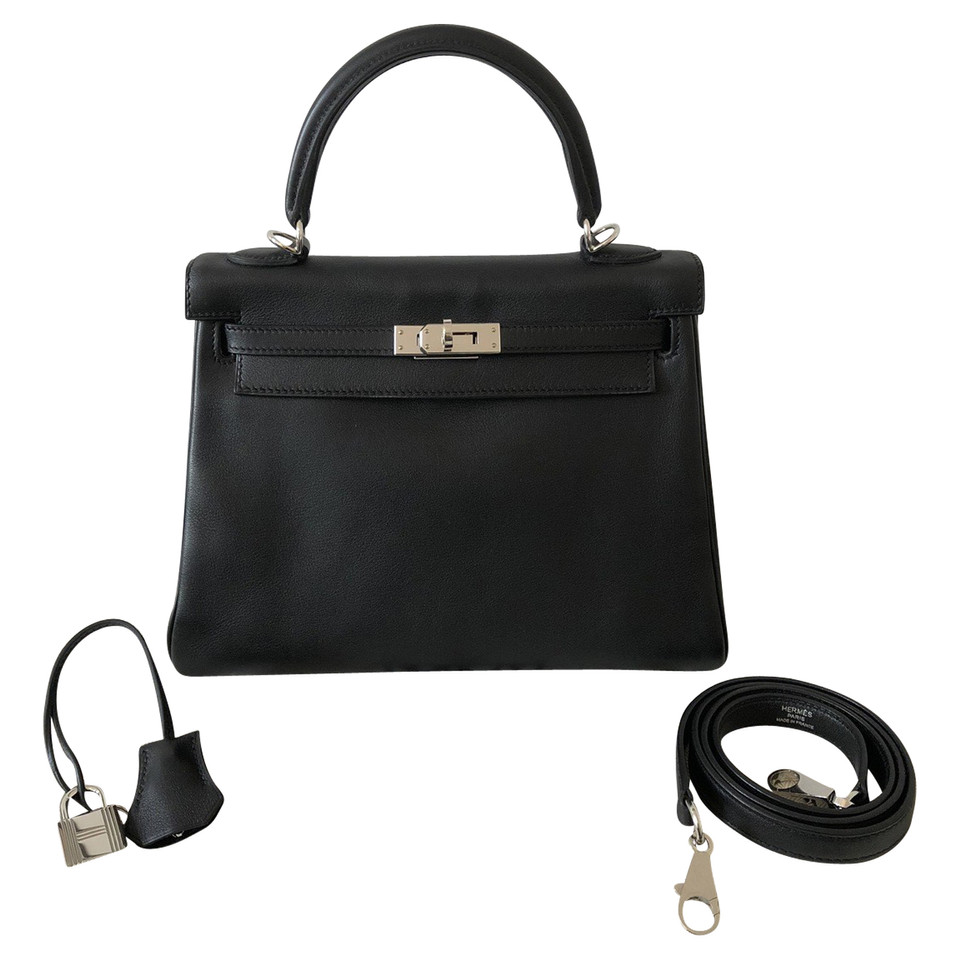 Hermès Kelly Bag 25 aus Leder in Schwarz