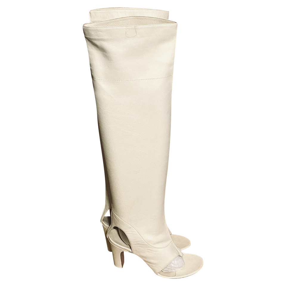 Chanel Boots Leather in Cream