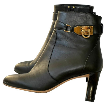 Salvatore Ferragamo Boots Leather in Black