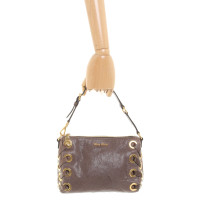 Miu Miu Handtasche aus Leder in Taupe