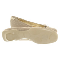 Prada Slippers/Ballerina's in Beige