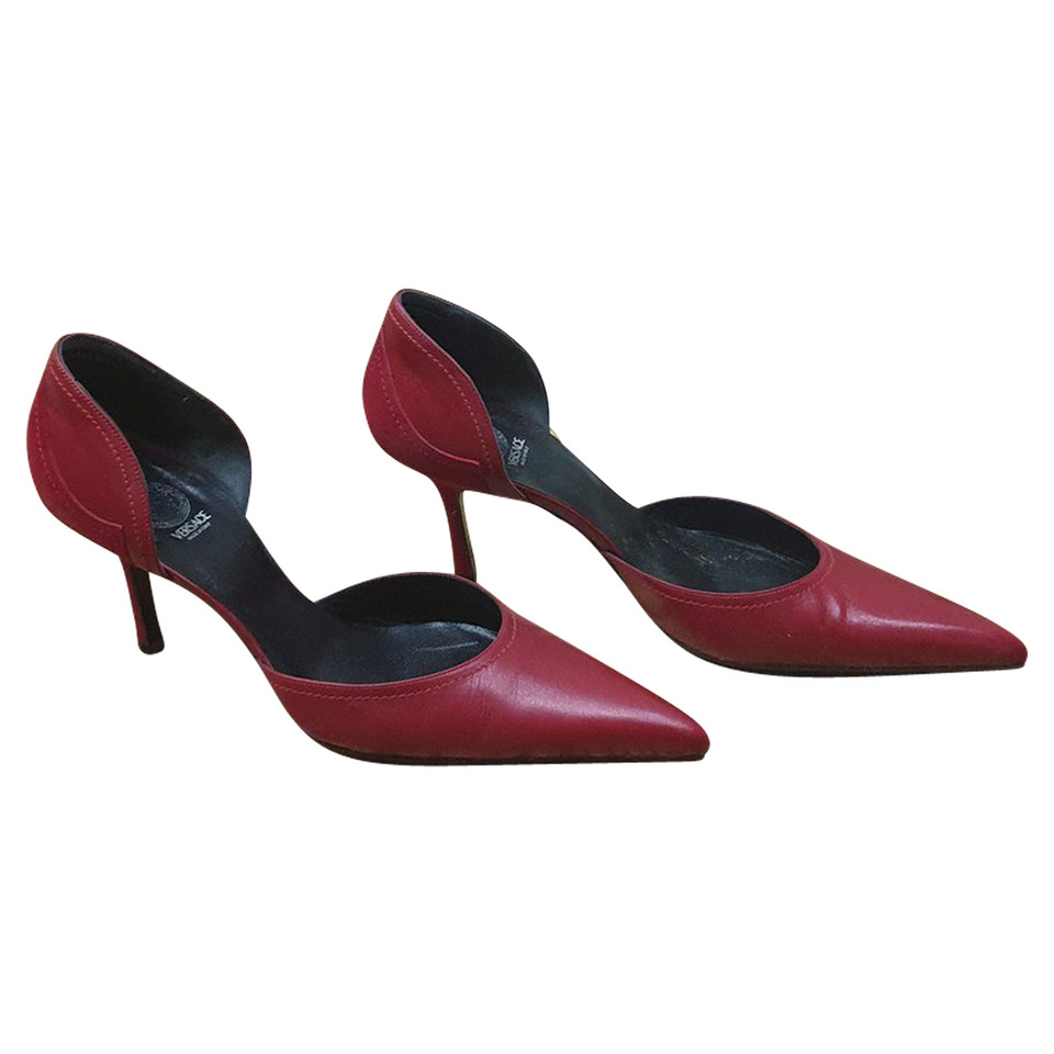 Gianni Versace Pumps/Peeptoes aus Leder in Rot