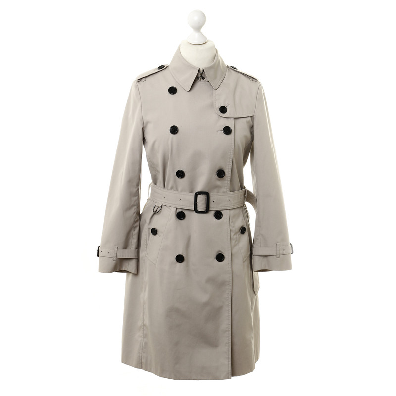 Burberry Trench coat in beige with black buttons