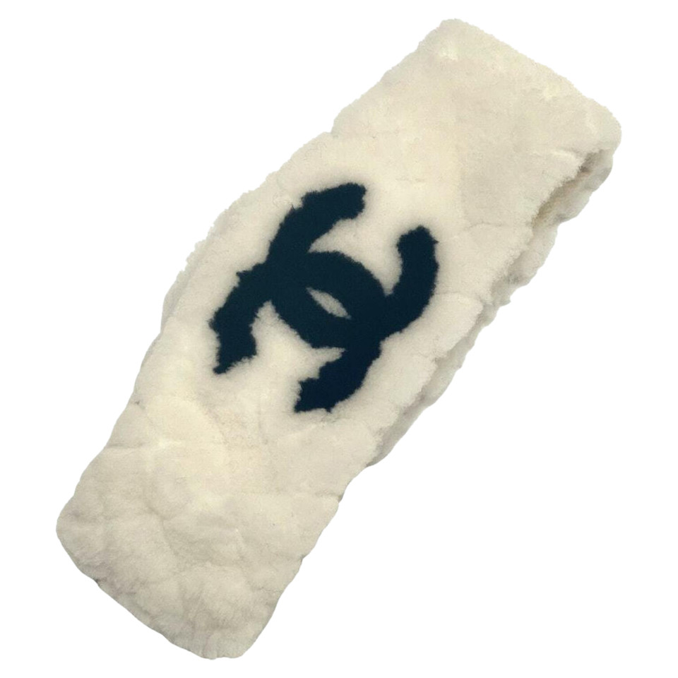 Chanel Accessory Fur in White