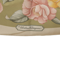 Salvatore Ferragamo Seidencarré with floral print