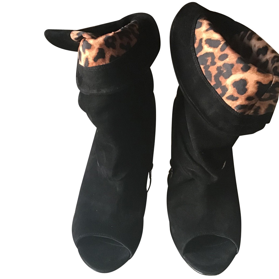 Guess Ankle boots Suede in Black